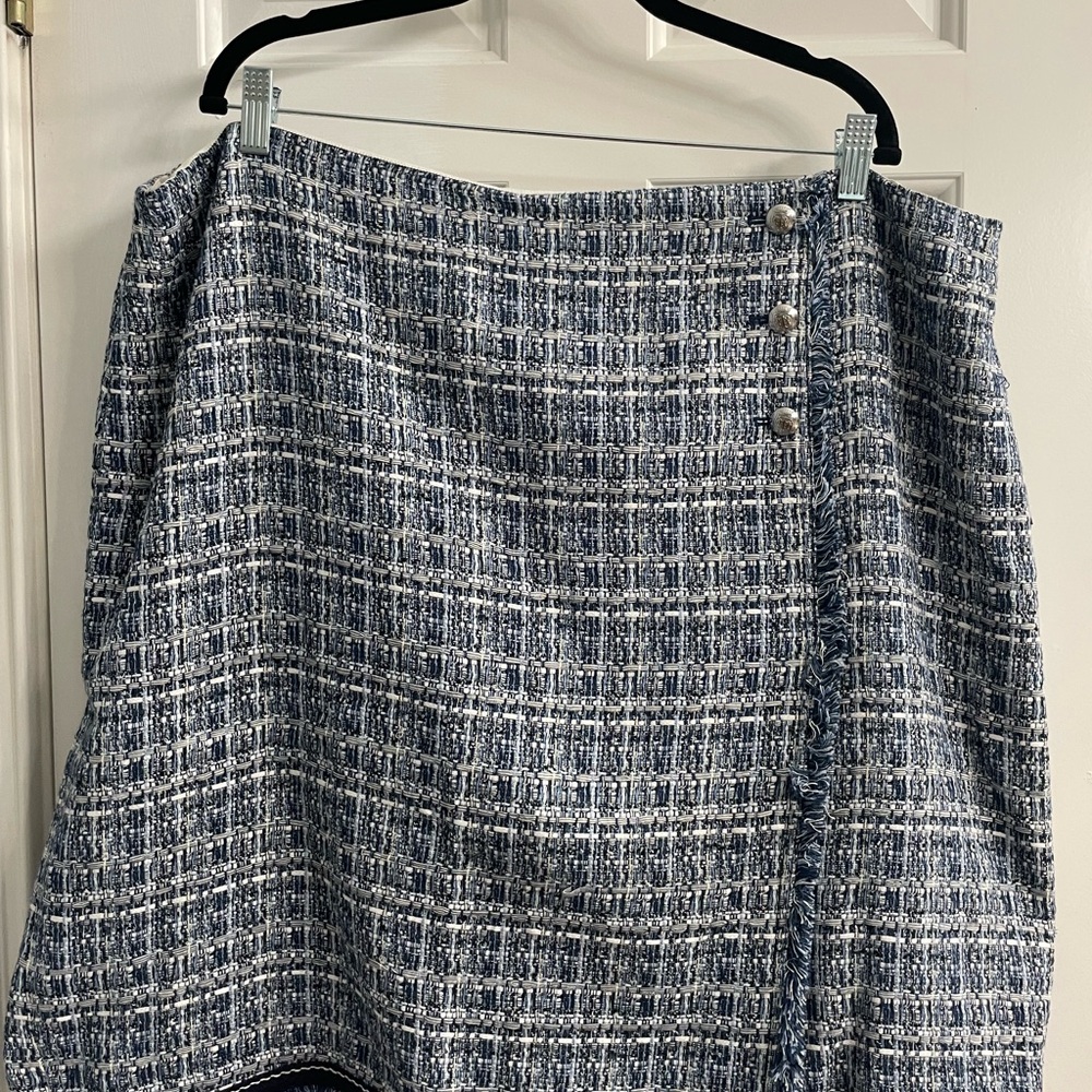 NWOT TALBOTS SKIRT SIZE 22W